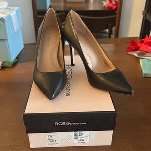 BCBGeneration Black Pumps Size 7